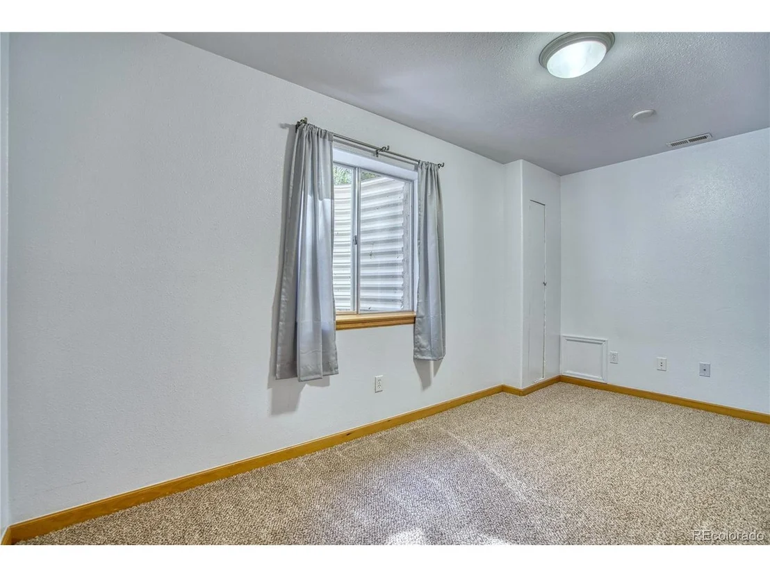 Photo of 1418 Red Mountain Dr