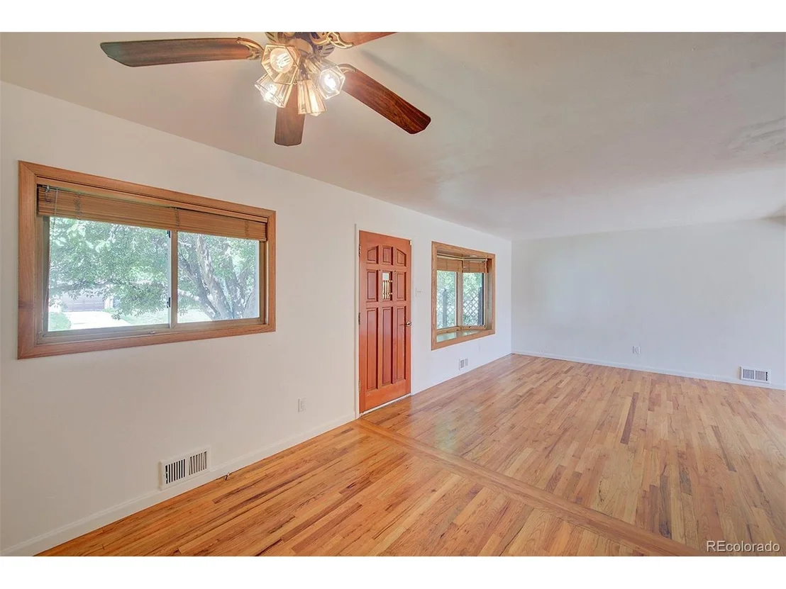 Photo of 6054 Iris Way