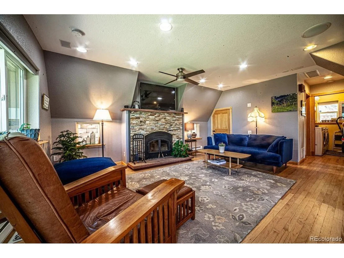 Photo of 8561 London Lane