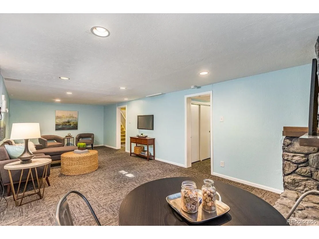 Photo of 5350 Iris St