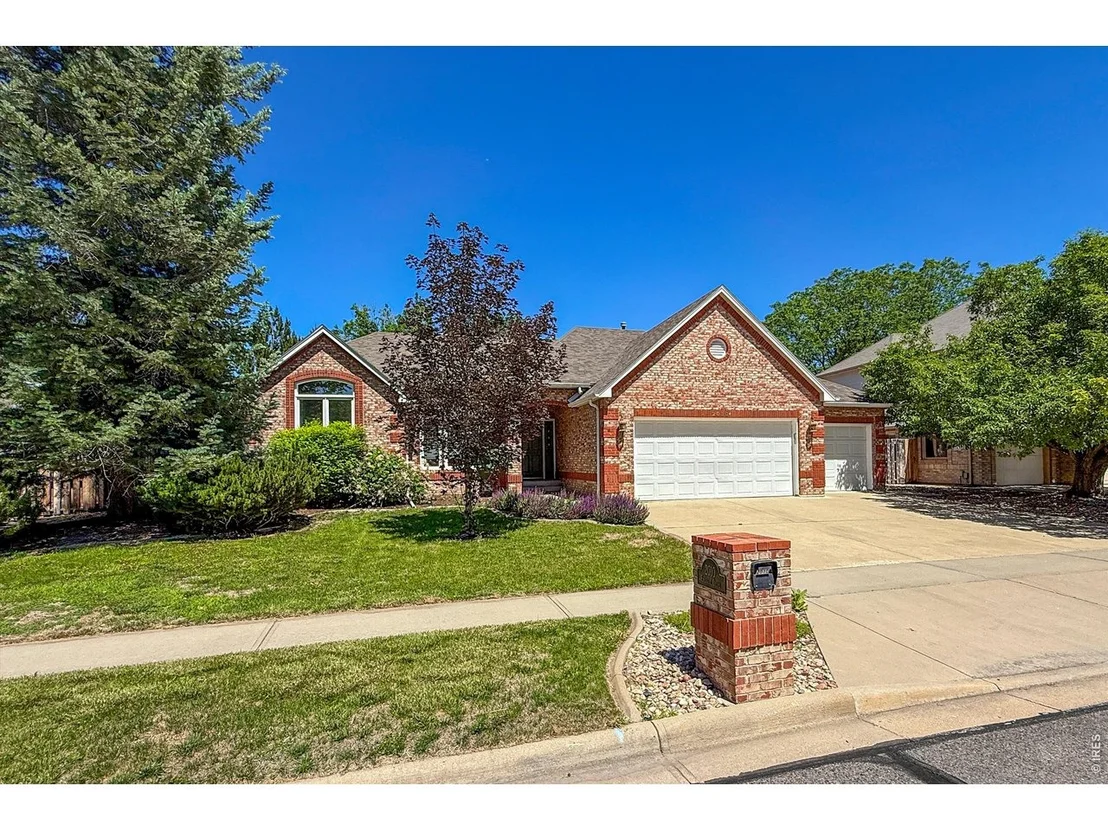 Photo of 2010 Emerald Dr