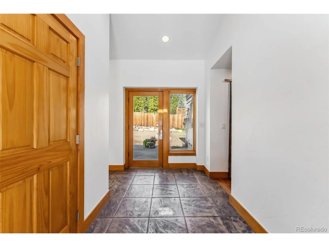 Photo of 475 Vail Cir