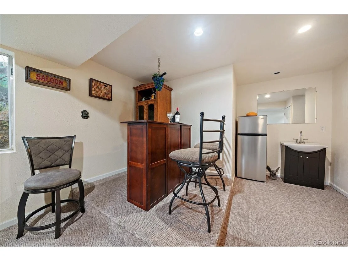 Photo of 700 Mango Dr