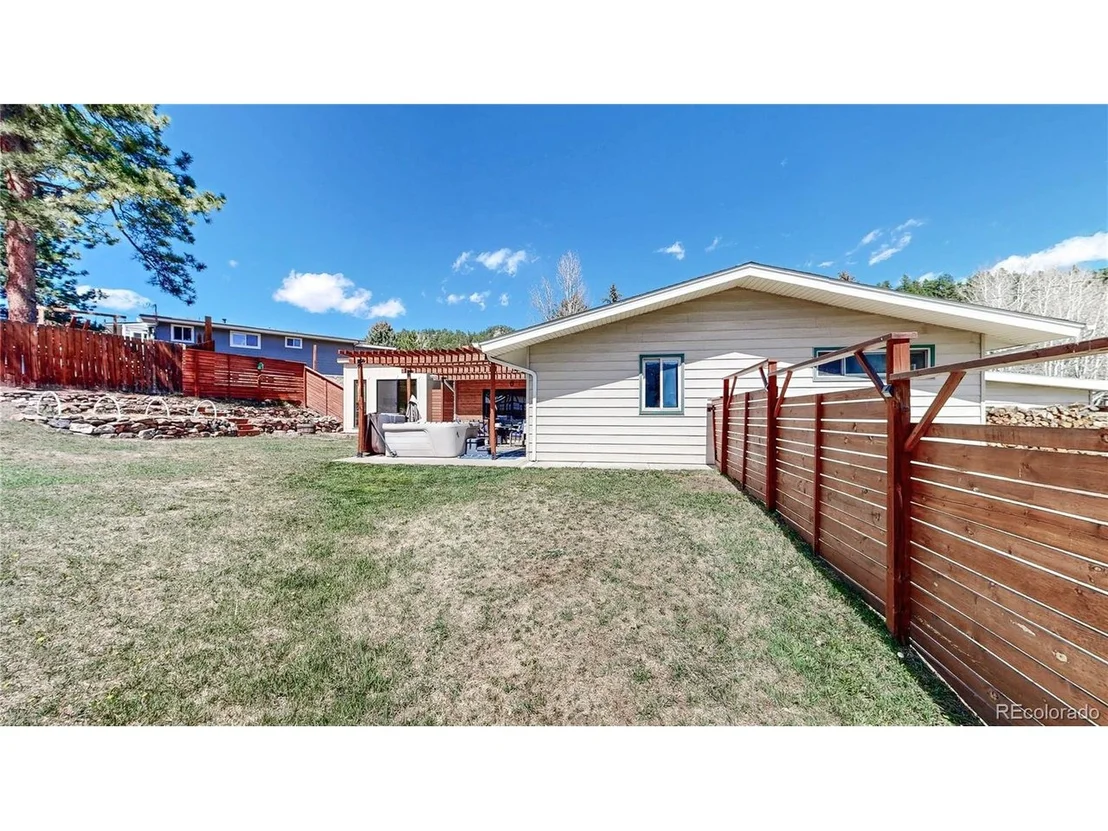 Photo of 27976 Lupine Dr