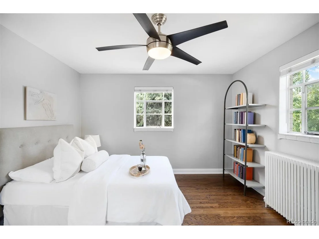 Photo of 2383 Jasmine St
