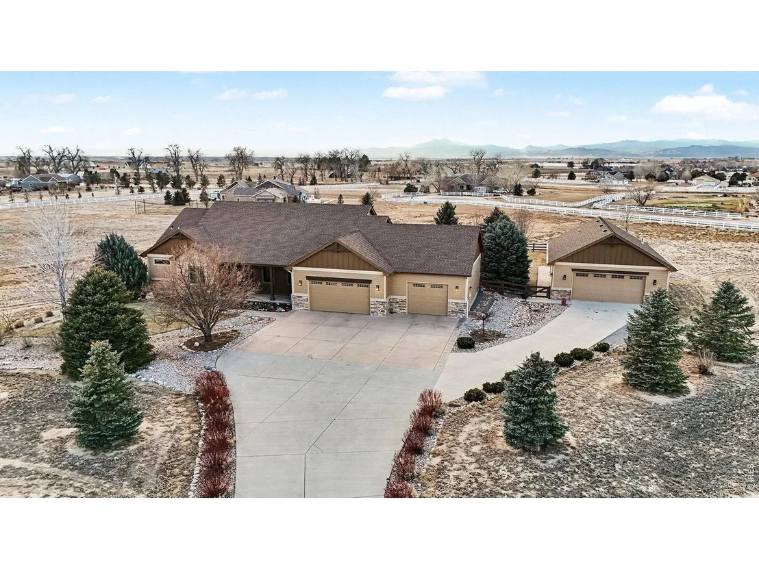 Photo of 39111 Hilltop Cir