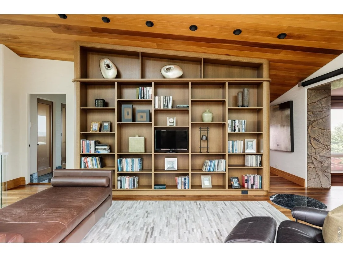 Photo of 333 Bellevue Dr