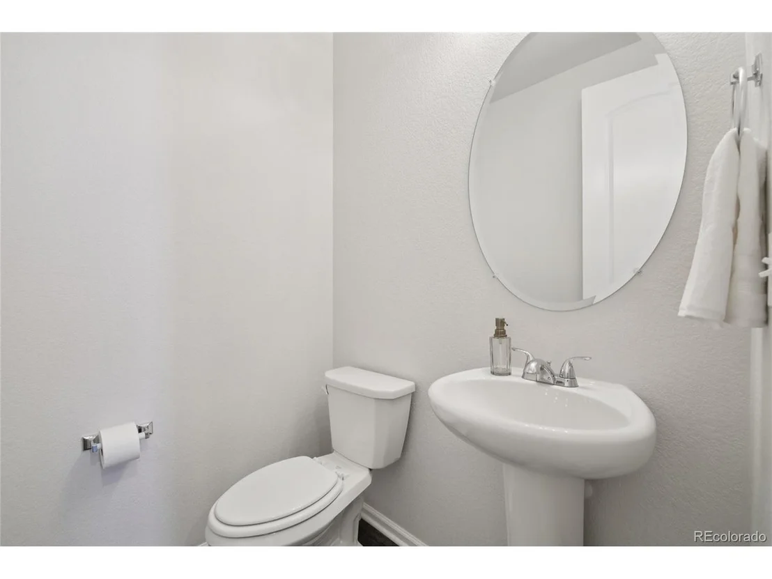 Photo of 677 Iris St