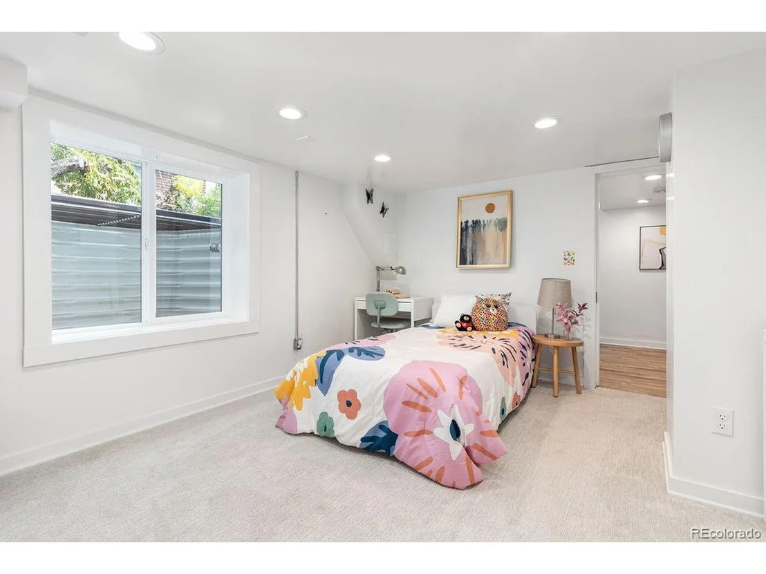 Photo of 3036 W 40th Ave