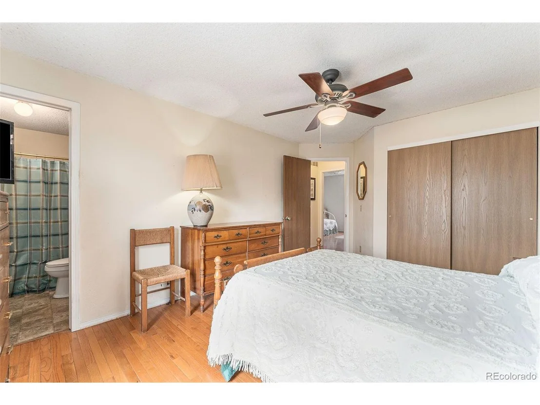 Photo of 205 Redwood Cir