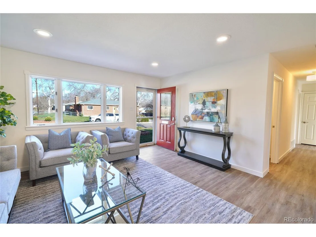 Photo of 6499 Iris Way