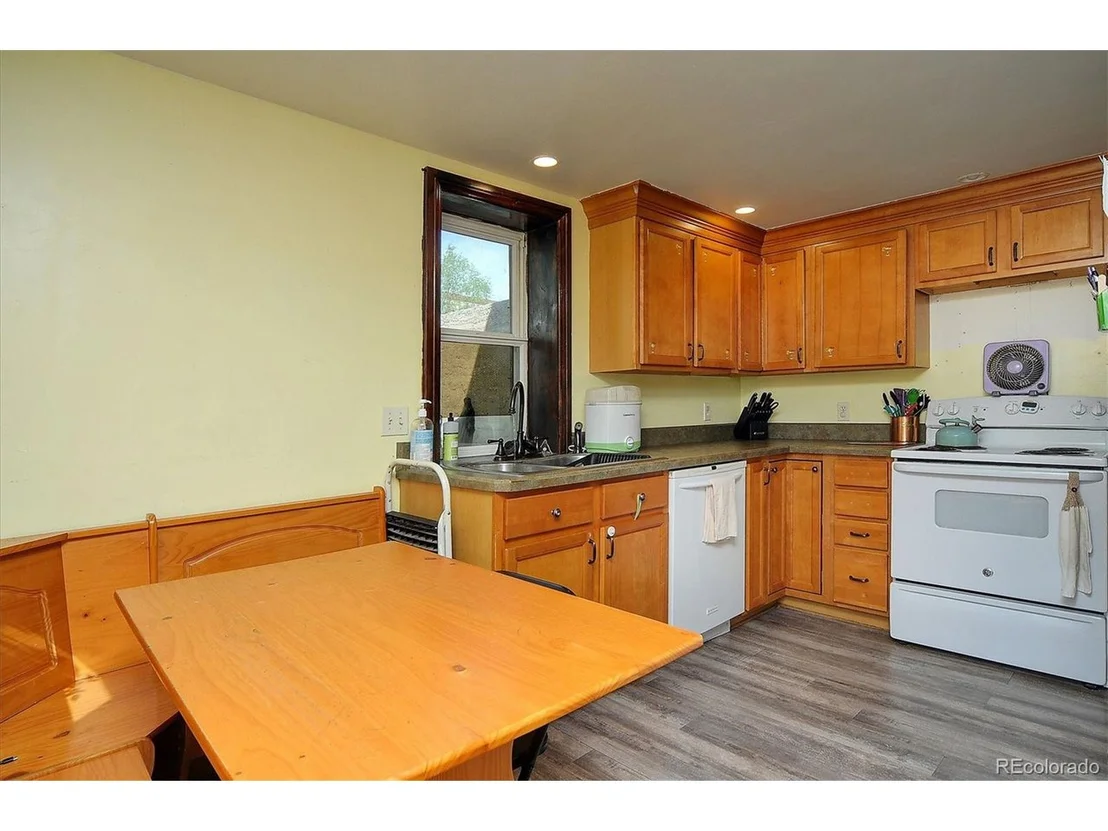 Photo of 612 W 3rd St