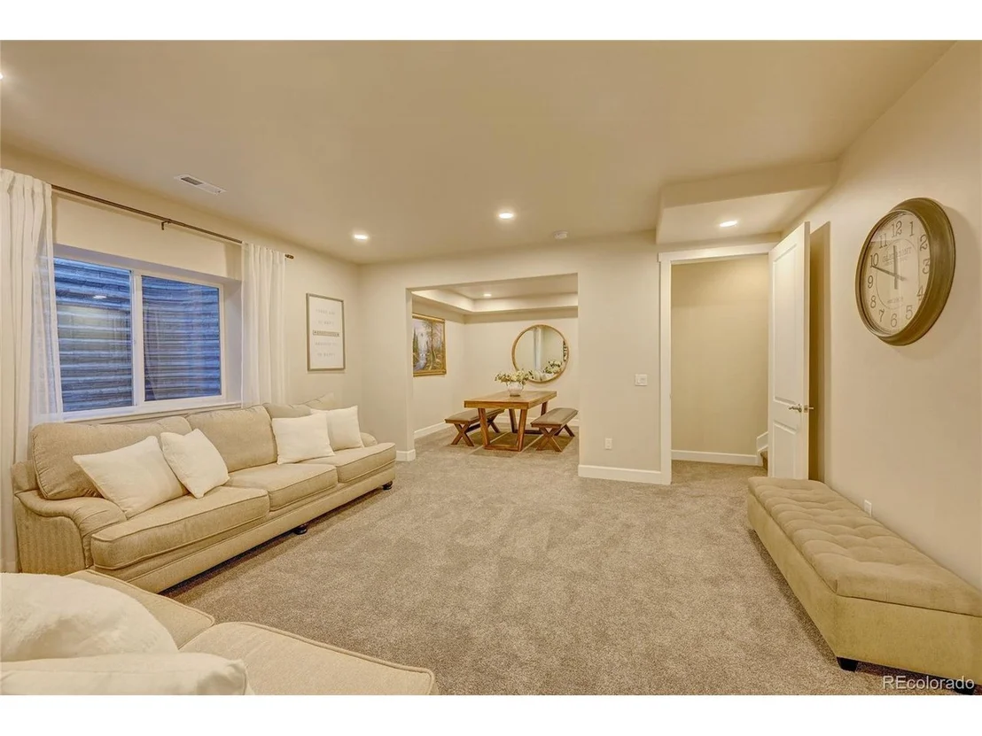 Photo of 8727 Holman Cir