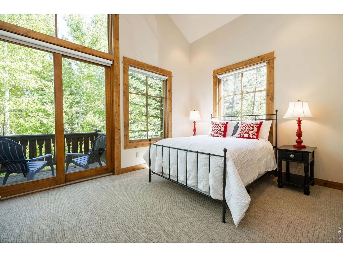 Photo of 4920 Juniper Ln