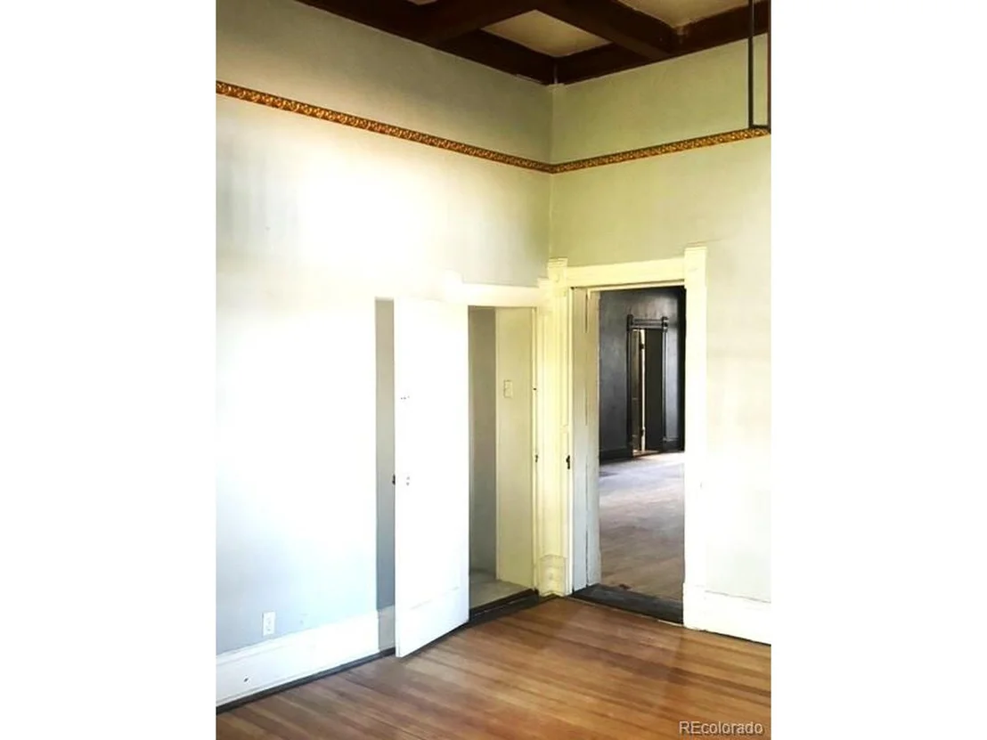 Photo of 331 Main St