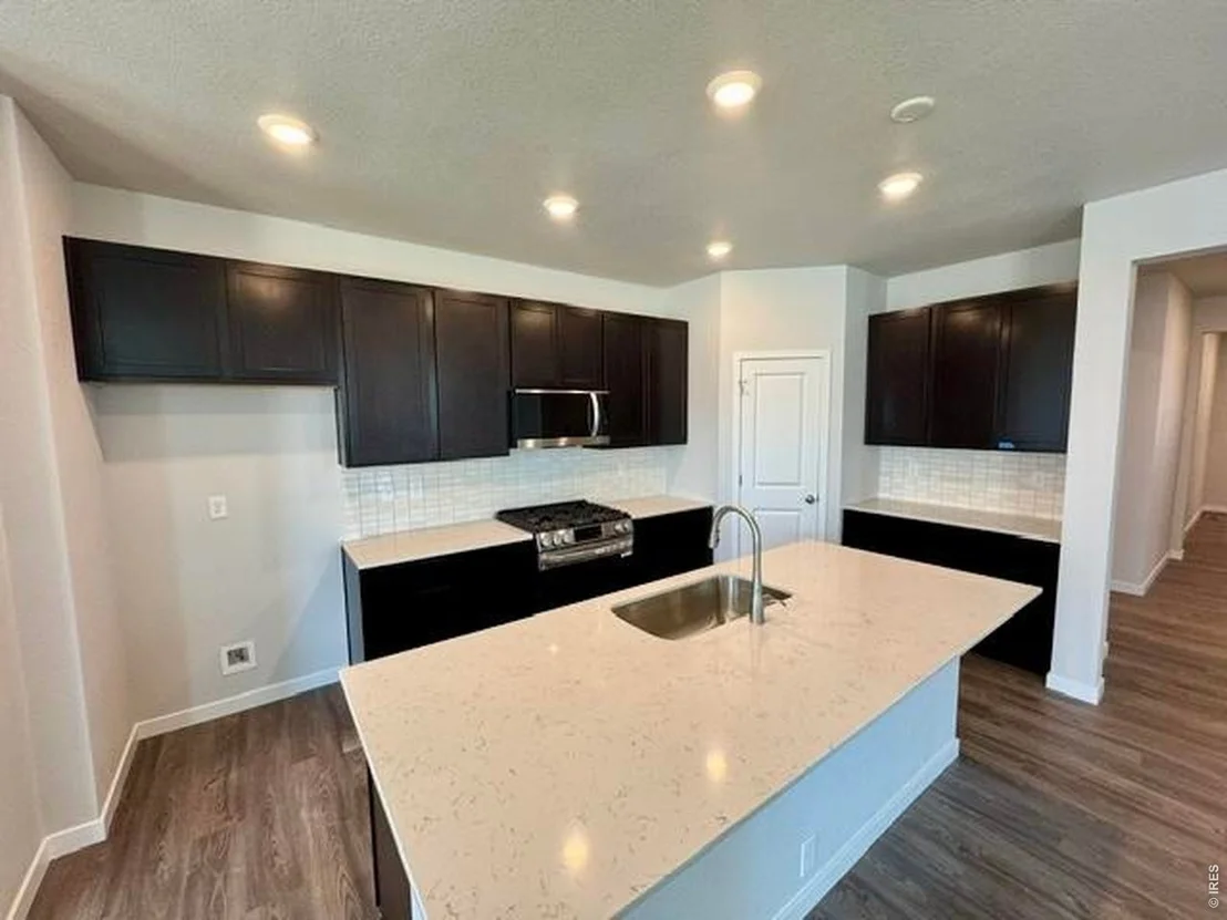 Photo of 827 Mesic Ln