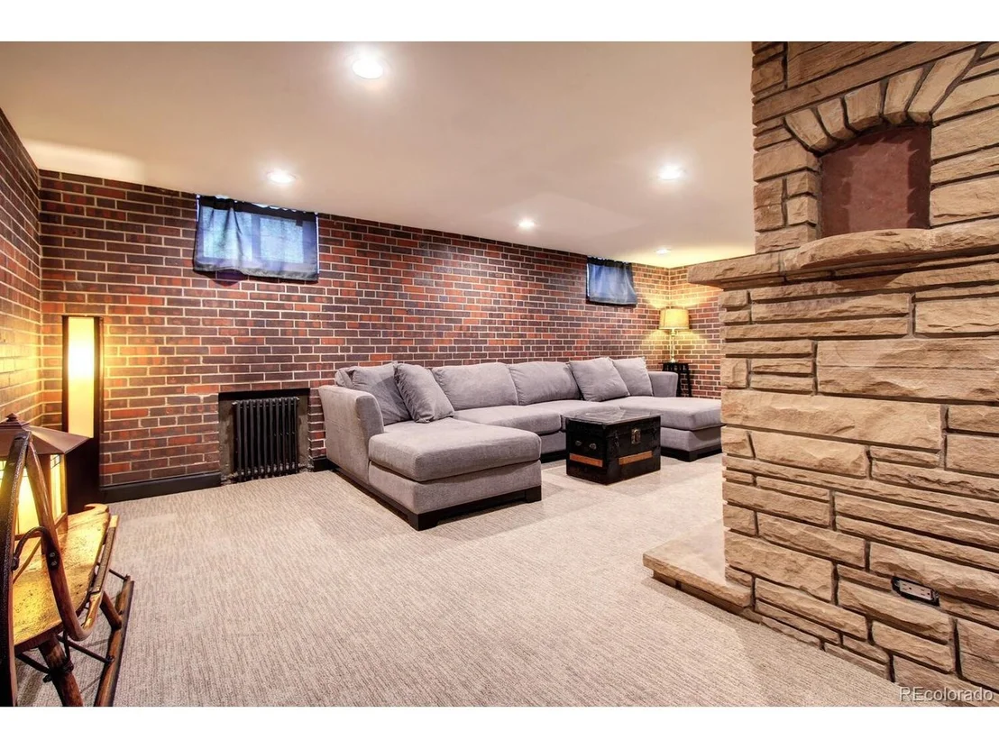 Photo of 1300 Elm St