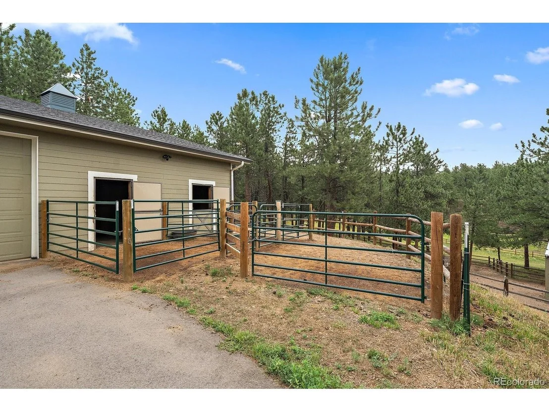 Photo of 2572 Aspen Spring Dr