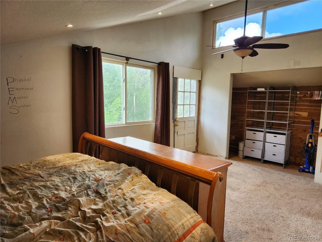 Photo of 760 N Pine Dr