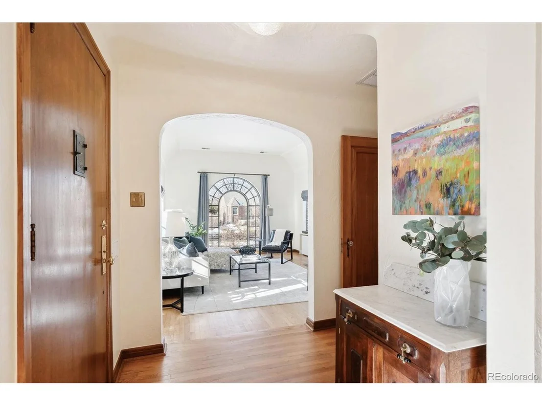 Photo of 2222 Locust St