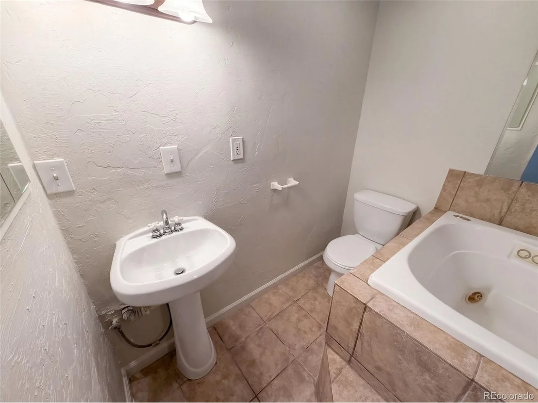 Photo of 6670 Stagecoach Ave