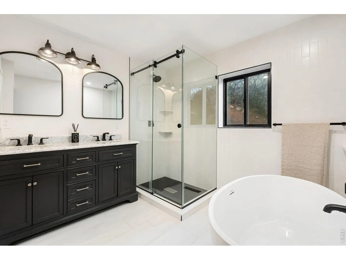 Photo of 926 4th Ave