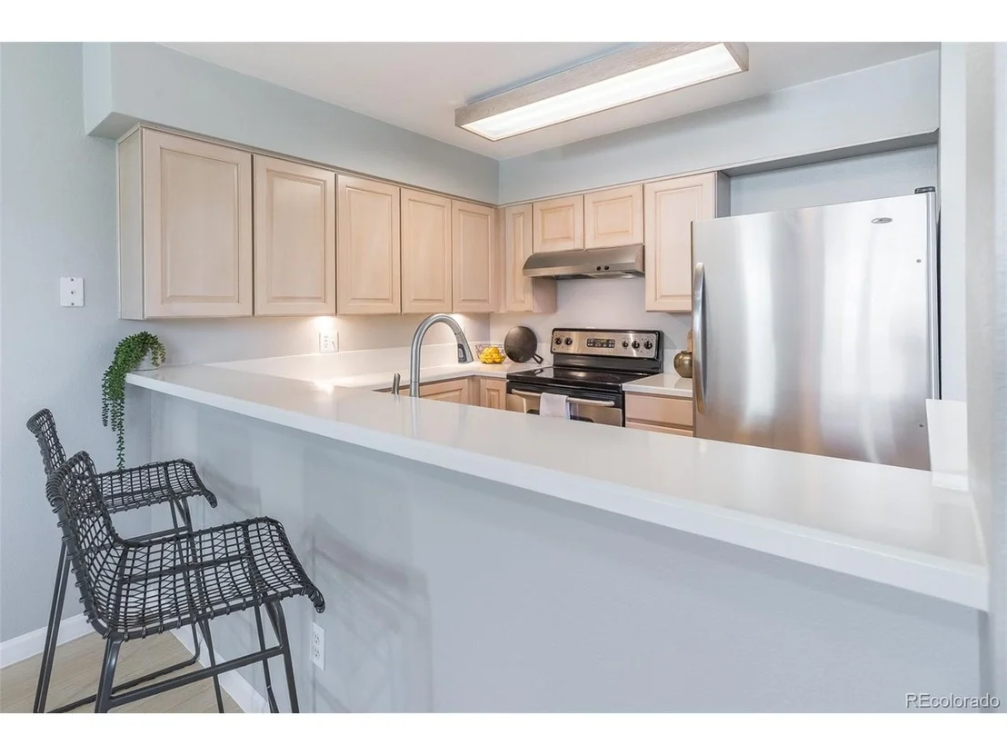 Photo of Unit 3077207 at 3077 29th St