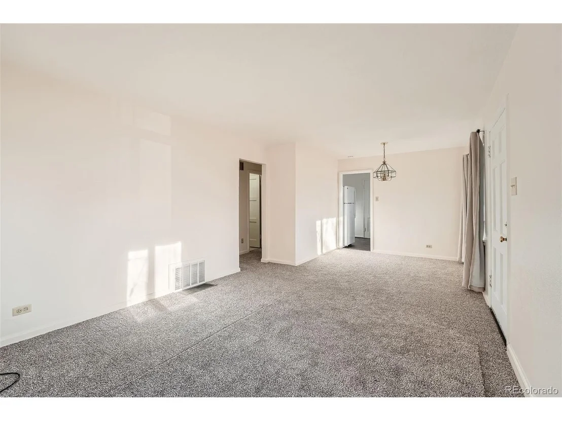 Photo of 1975 S Hooker Cir