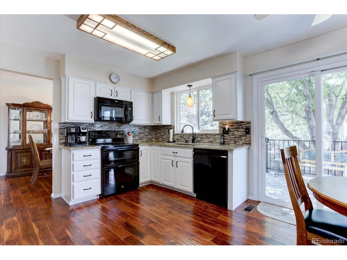 Photo of 6947 Landmark Dr