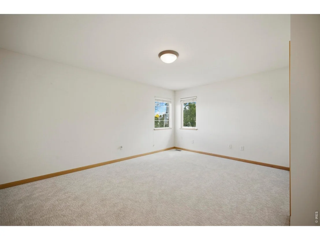 Photo of 535 Lakeside Pl