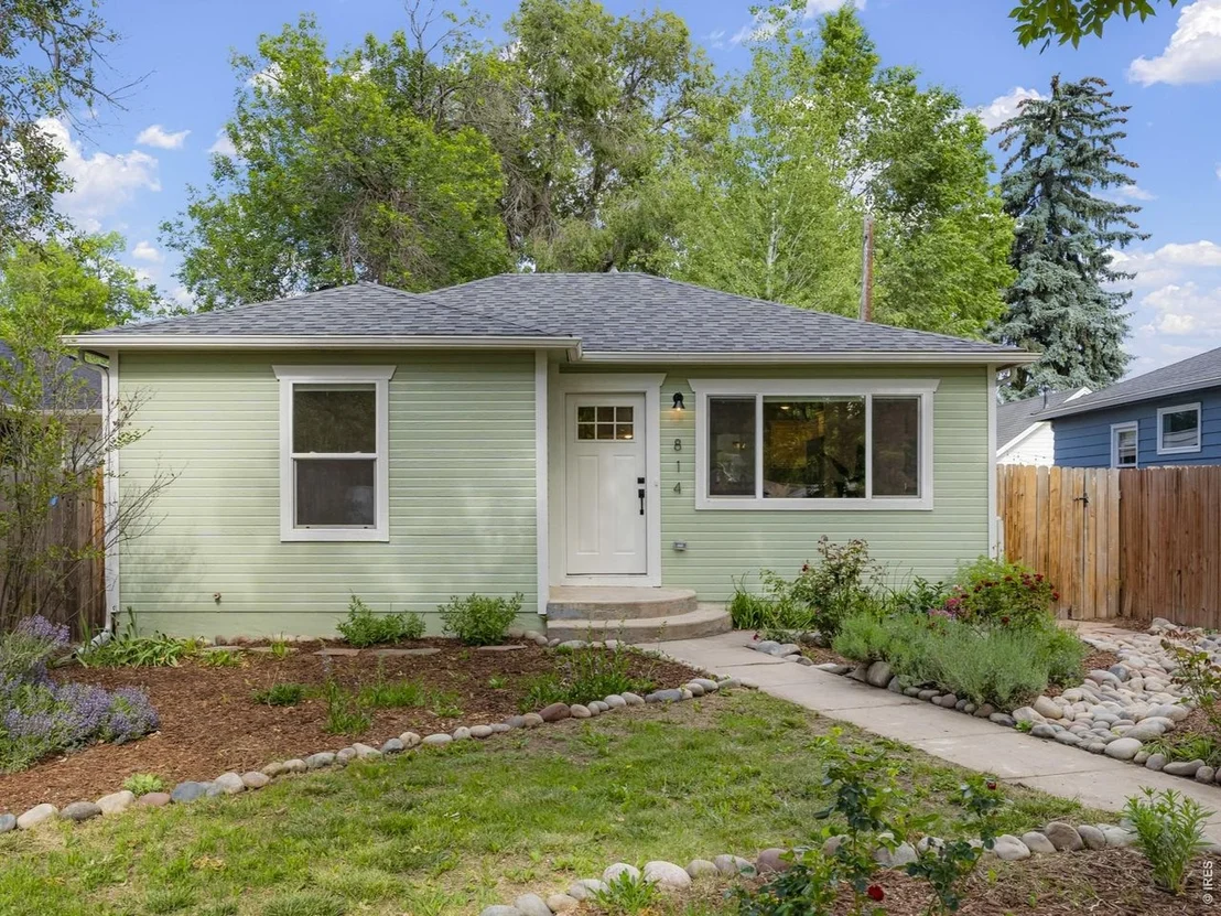 Photo of 814 Baker St