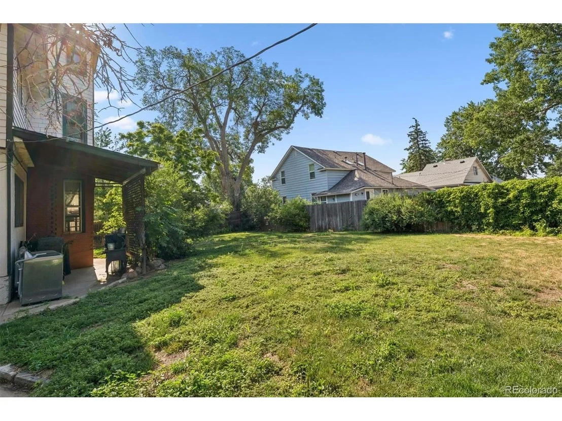 Photo of 4827 Lowell Blvd