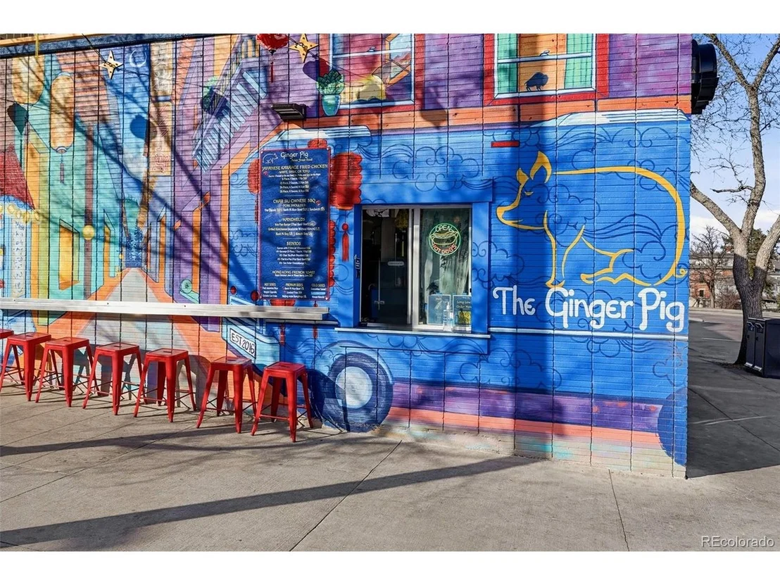 Photo of Unit 206 at 1405 Broadway