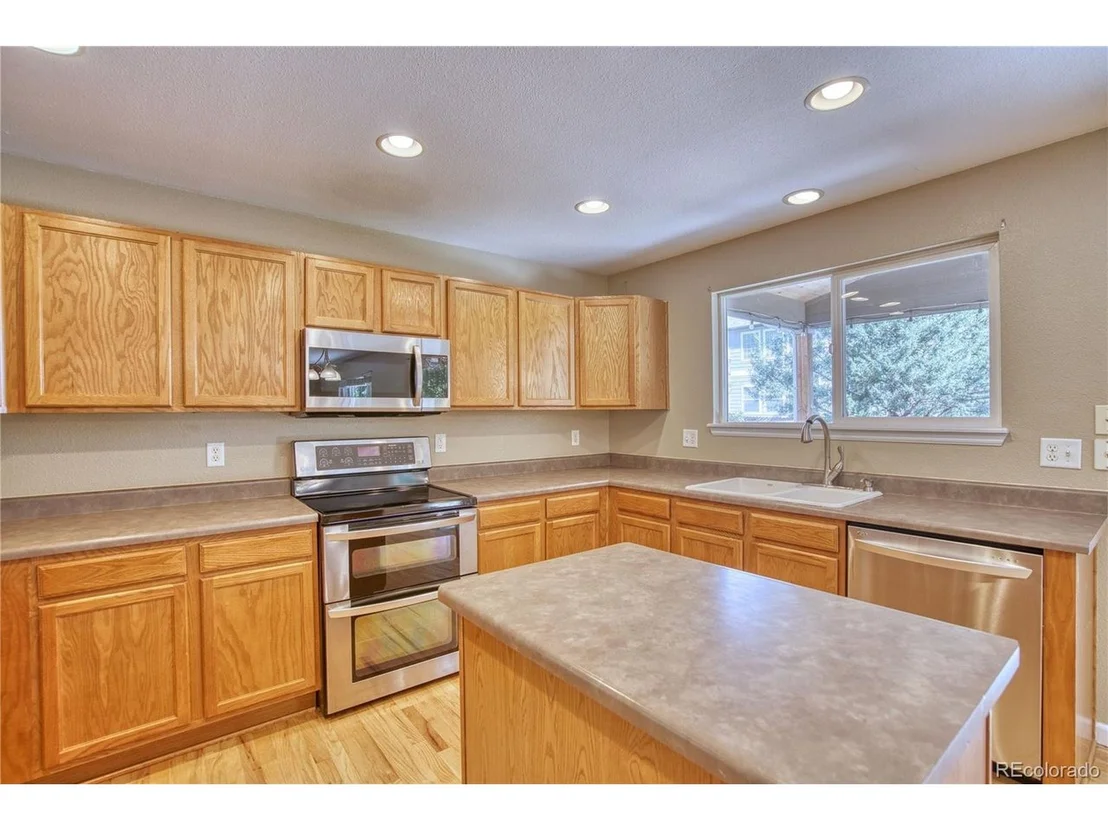 Photo of 1418 Red Mountain Dr