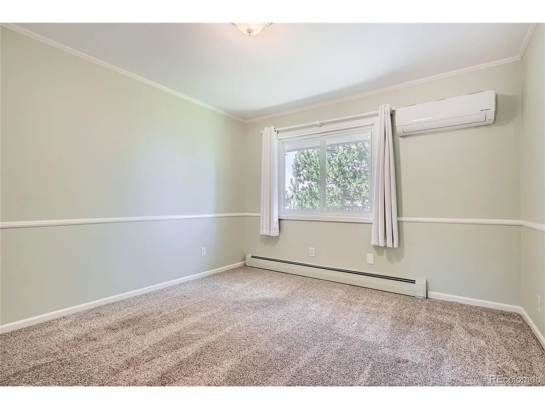 Photo of 6685 Chalet Cir