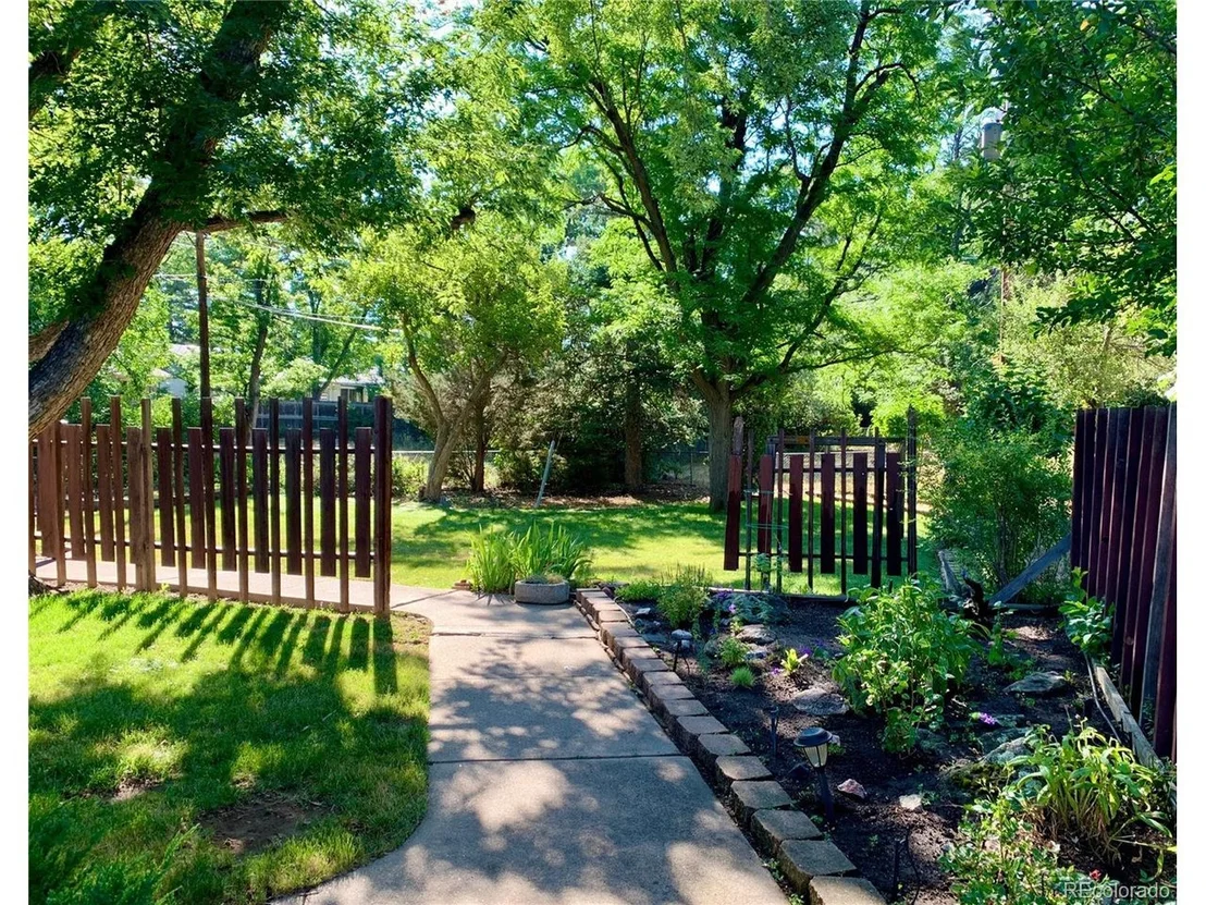 Photo of 350 Auburn St