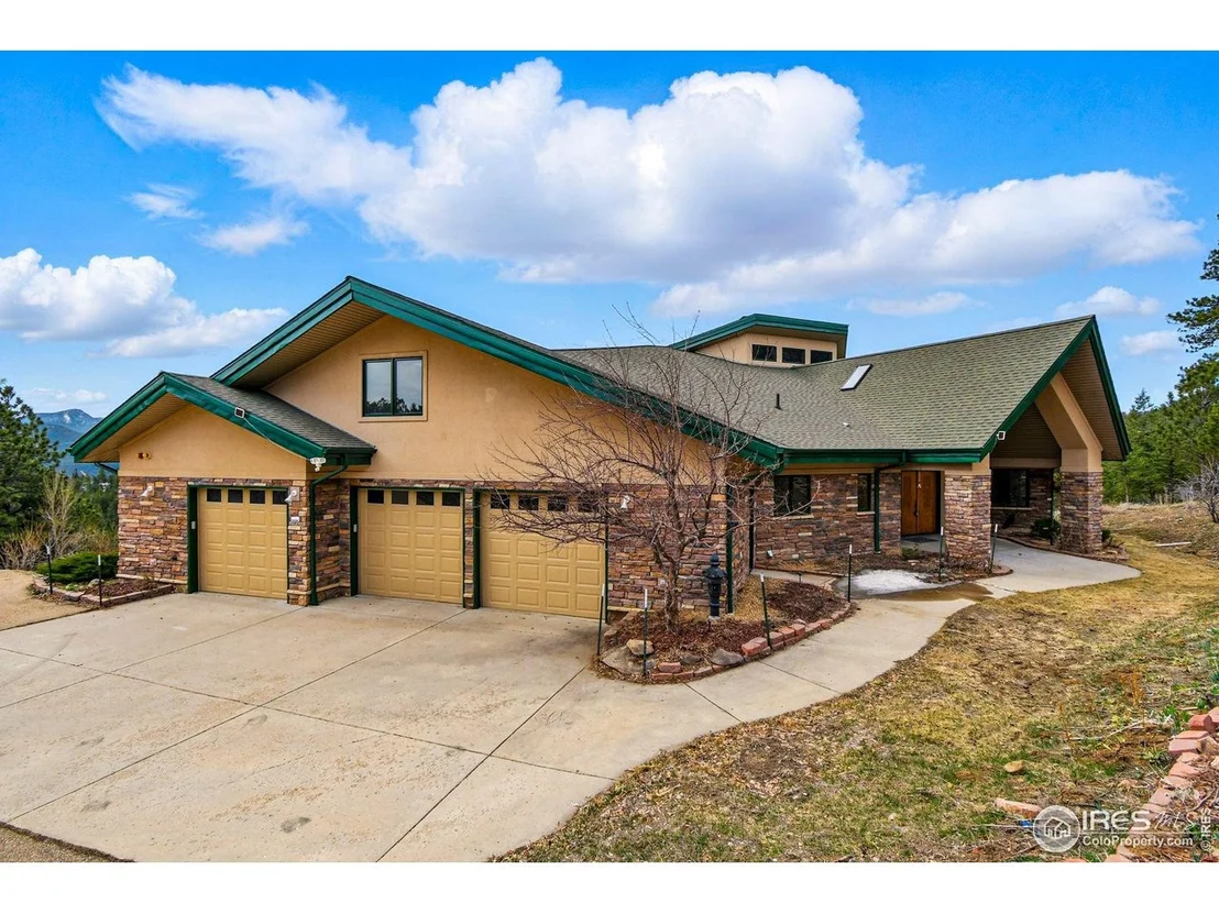 Photo of 8566 Flagstaff Rd