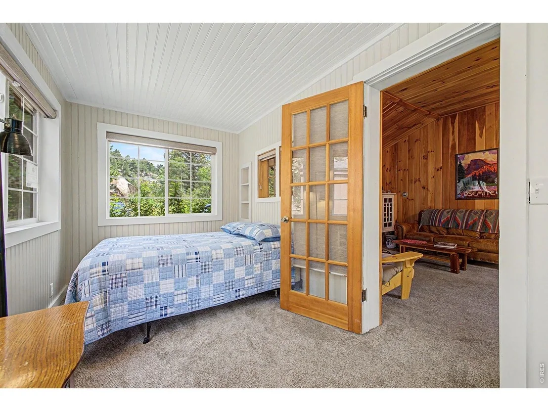 Photo of 259 Riverside Dr