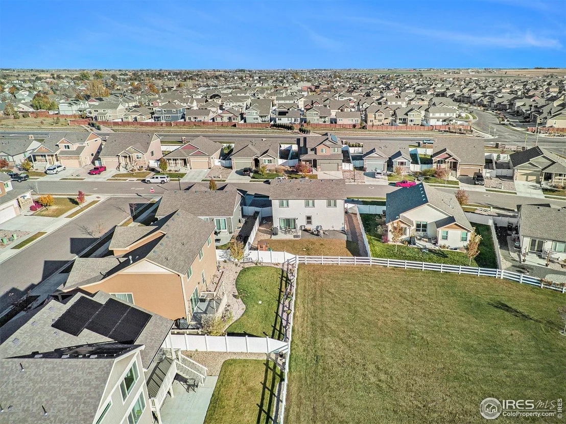 Photo of 985 Axis Dr