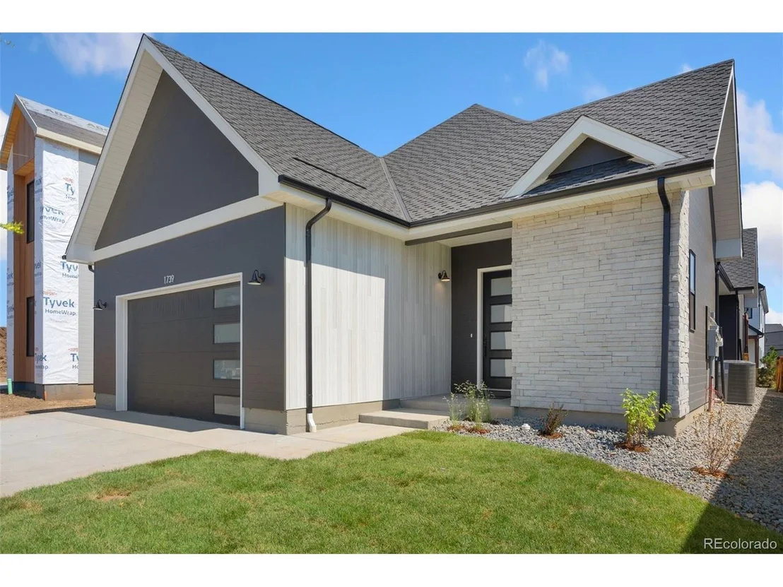 Photo of 1739 Barefoot Dr