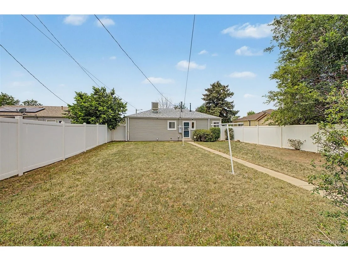 Photo of 1156 Lansing St