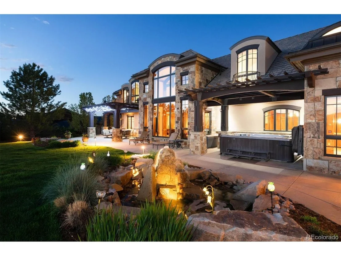 Photo of 8932 Mountain View Ln
