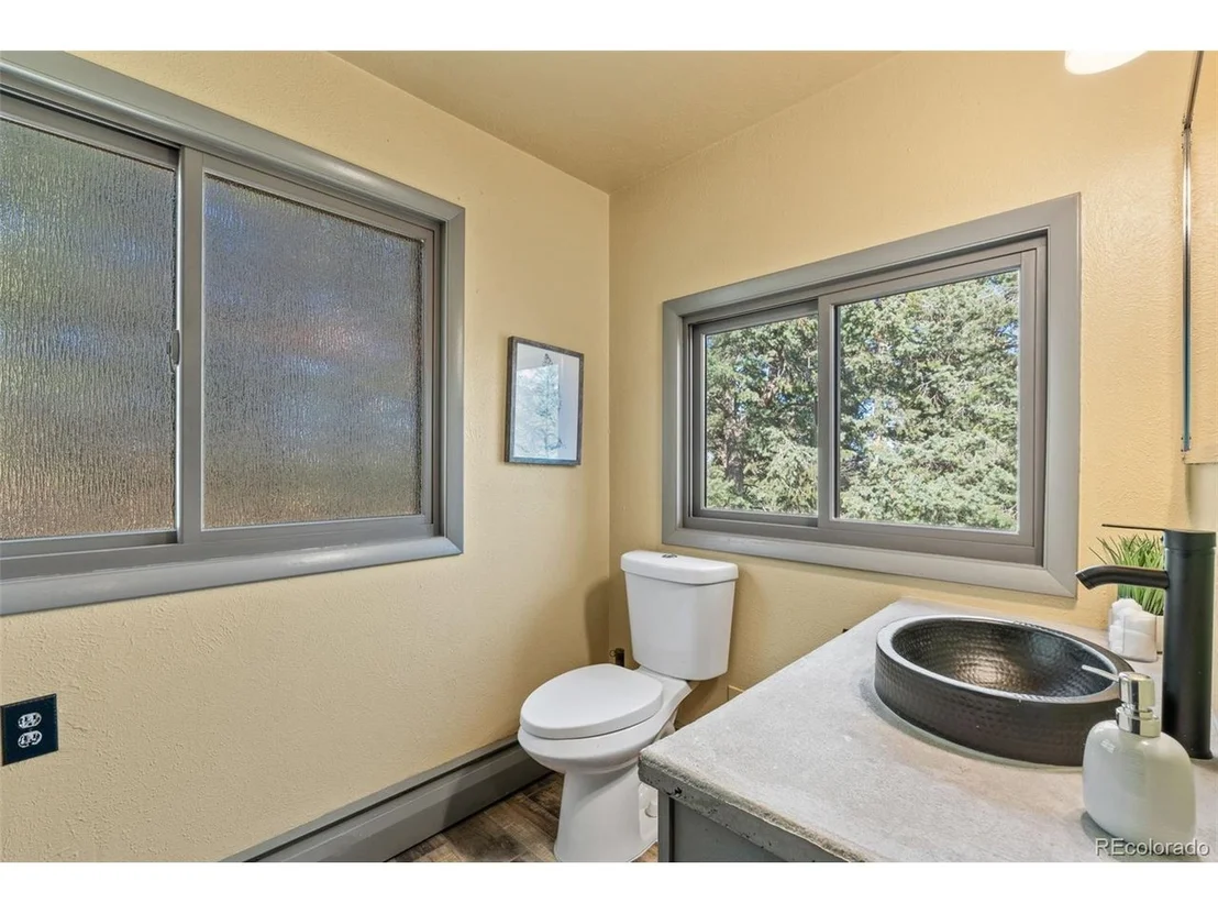 Photo of 5886 High Dr