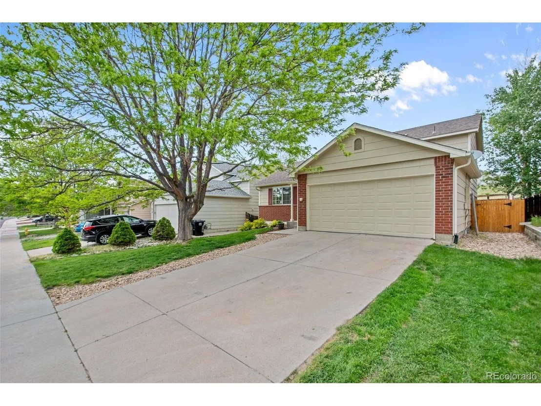 Photo of 23555 Broadmoor Dr