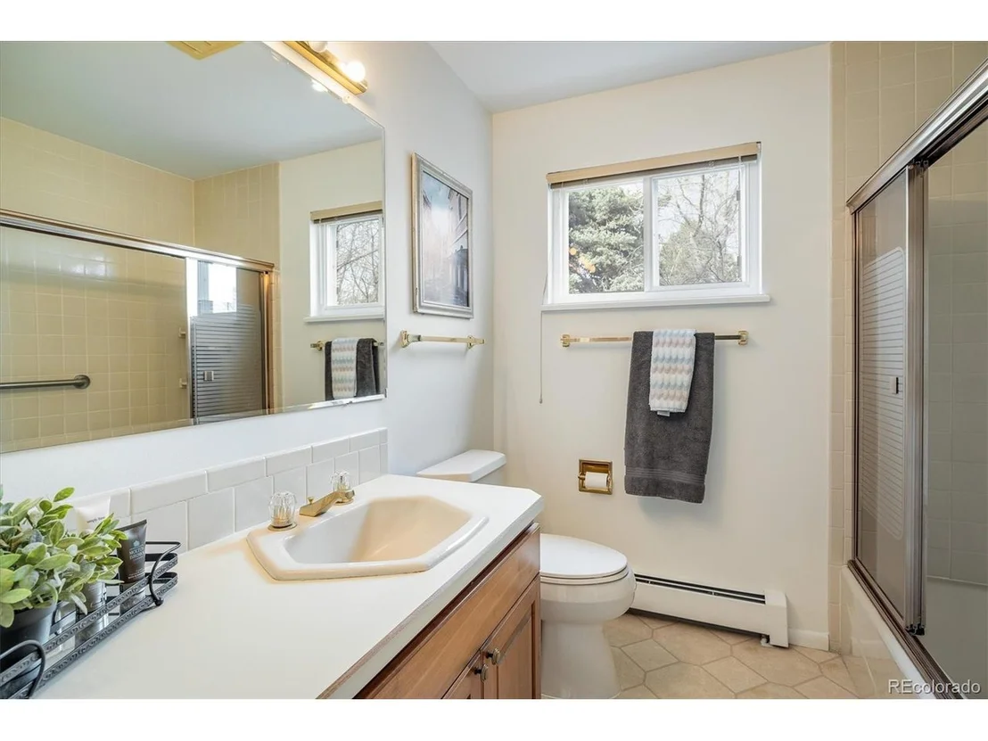 Photo of 350 Auburn St