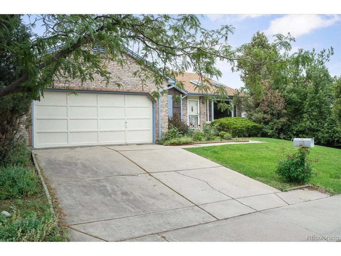 Photo of 16238 E Exposition Dr