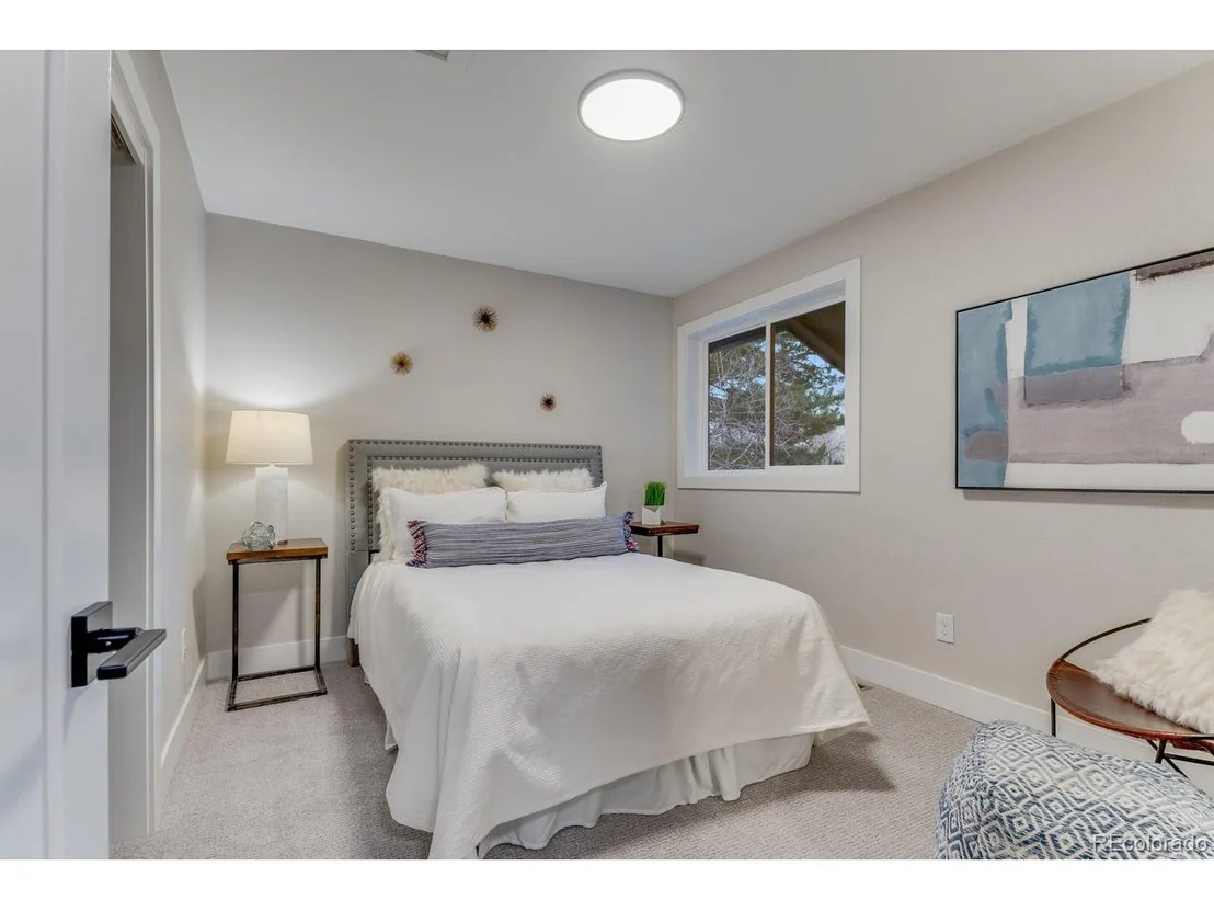 Photo of 2201 Juniper Ct