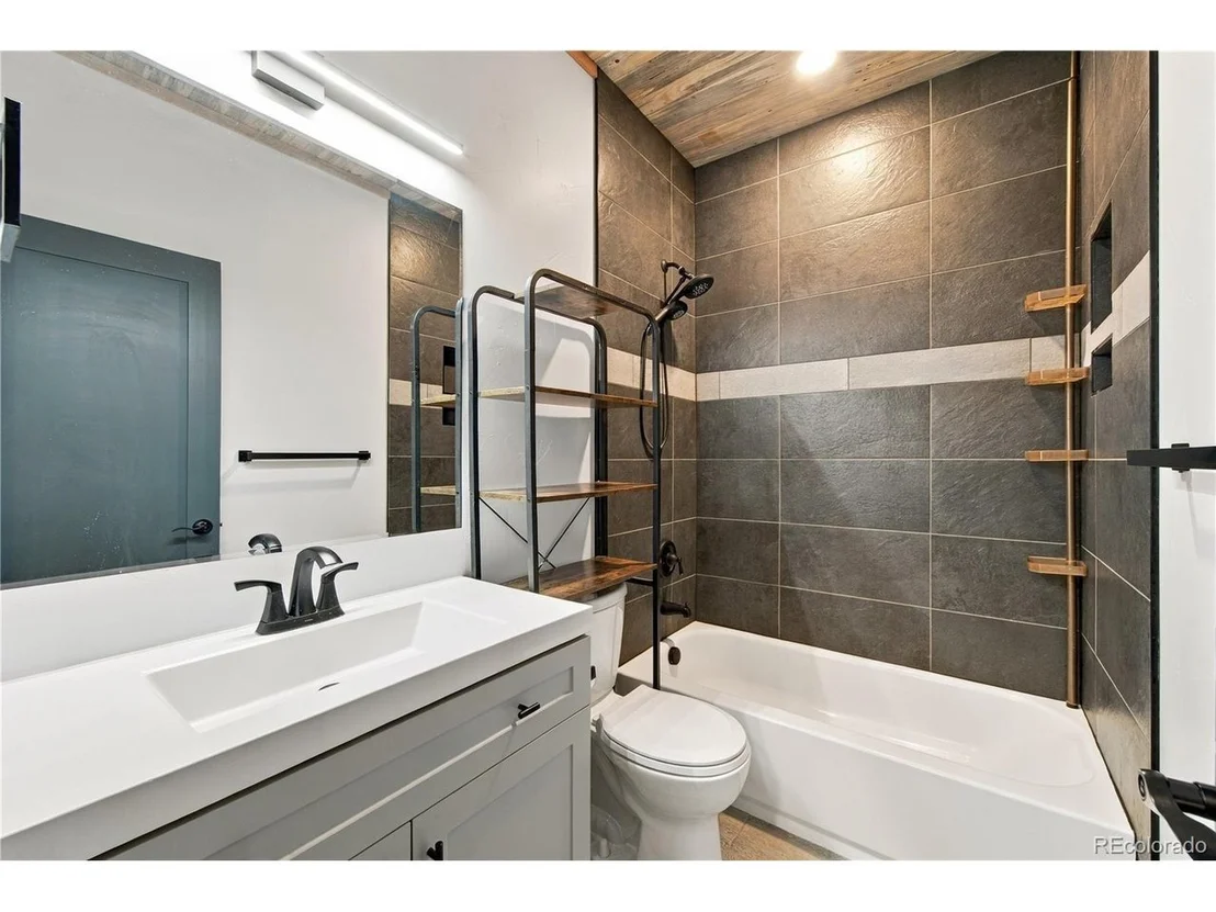 Photo of 42 Hannah Cir