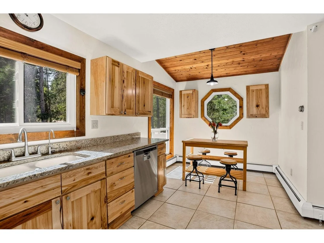 Photo of 104 E Dory Way