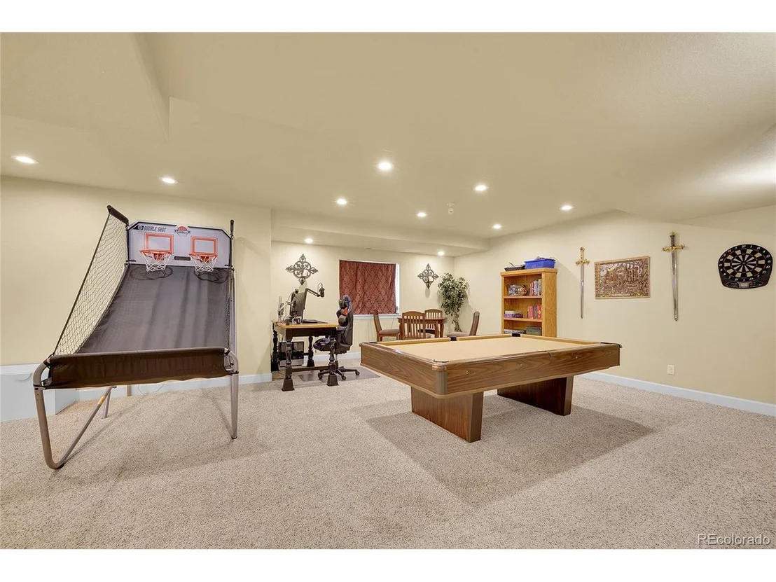 Photo of 6943 Saddleback Ave